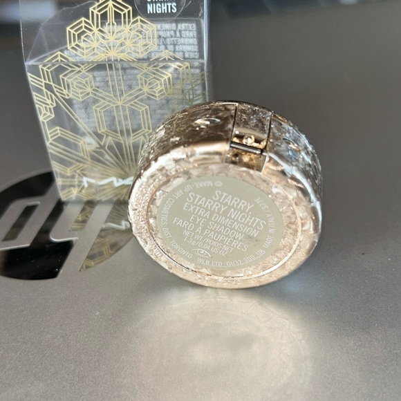MAC~Snow Ball~ STARRY, STARRY NIGHT  Extra Dimension Eyeshadow - Picture 2 of 2